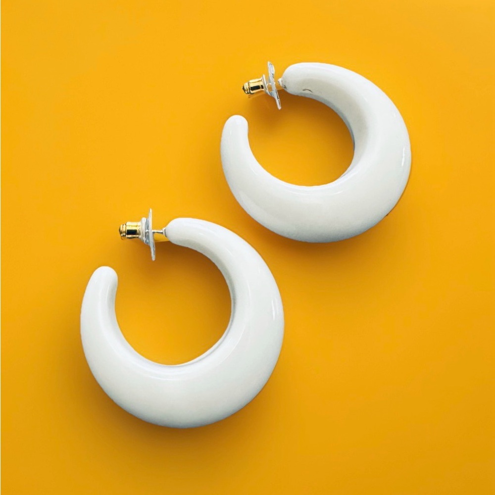 VTG Chunky White Lucite Hoop Post Earrings Retro Mod Mid Century